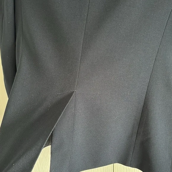 Banana Republic Navy Blazer - Picture 5 of 6